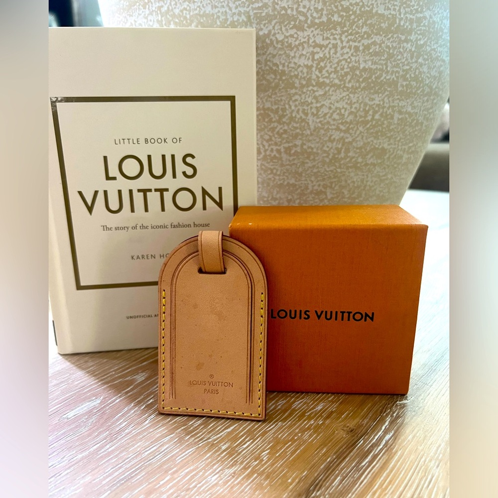 Louis Vuitton luggage tag with Box